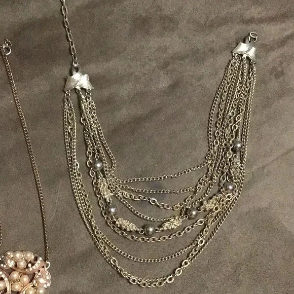 Necklaces - 4 vintage gold metal Necklaces .. Jewelry Bundle … JB100 - Picture 4 of 7